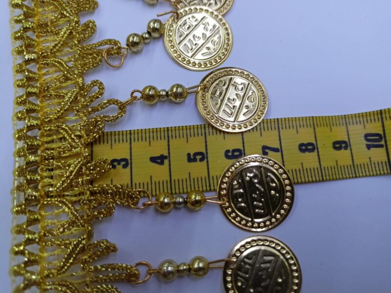 Pasmanterie cu fir de lurex si banuti - imagine 2