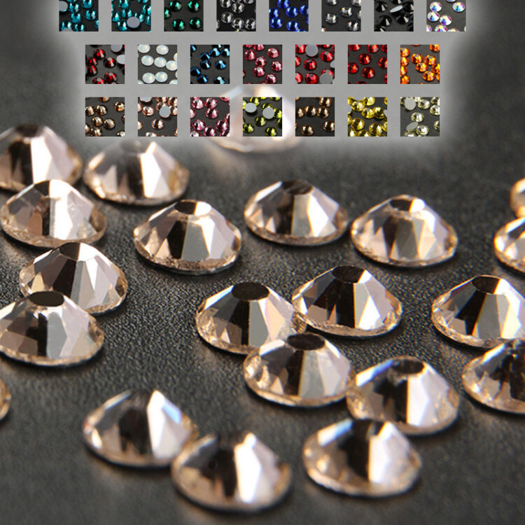 Pietre din sticla tip Swarovski ss20